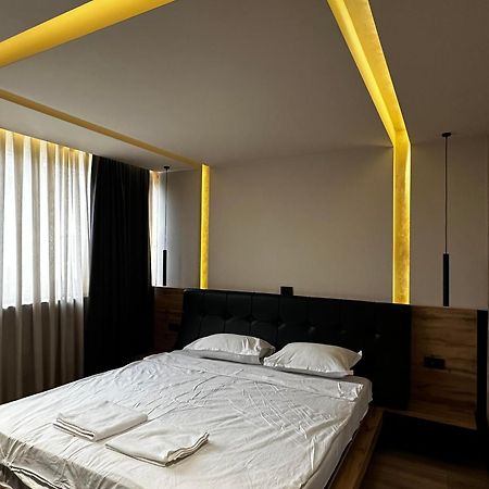 Zet Apartments - Bedroom & Bathroom Приштина Екстер'єр фото