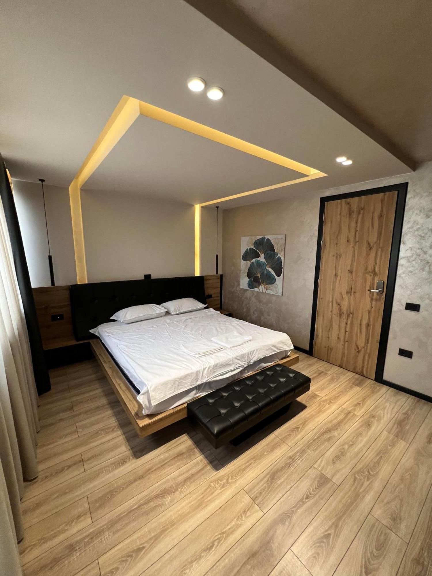 Zet Apartments - Bedroom & Bathroom Приштина Екстер'єр фото