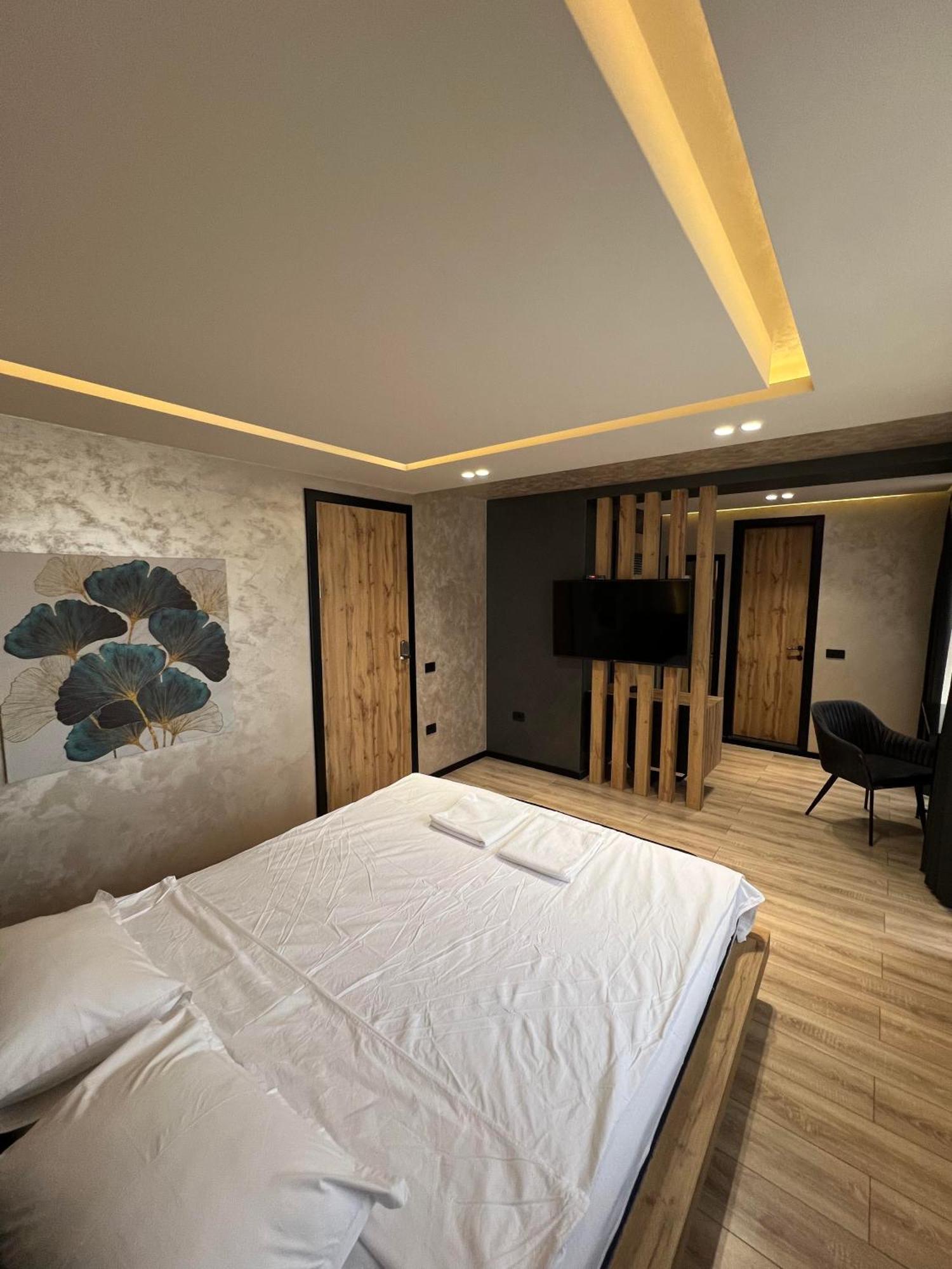 Zet Apartments - Bedroom & Bathroom Приштина Екстер'єр фото