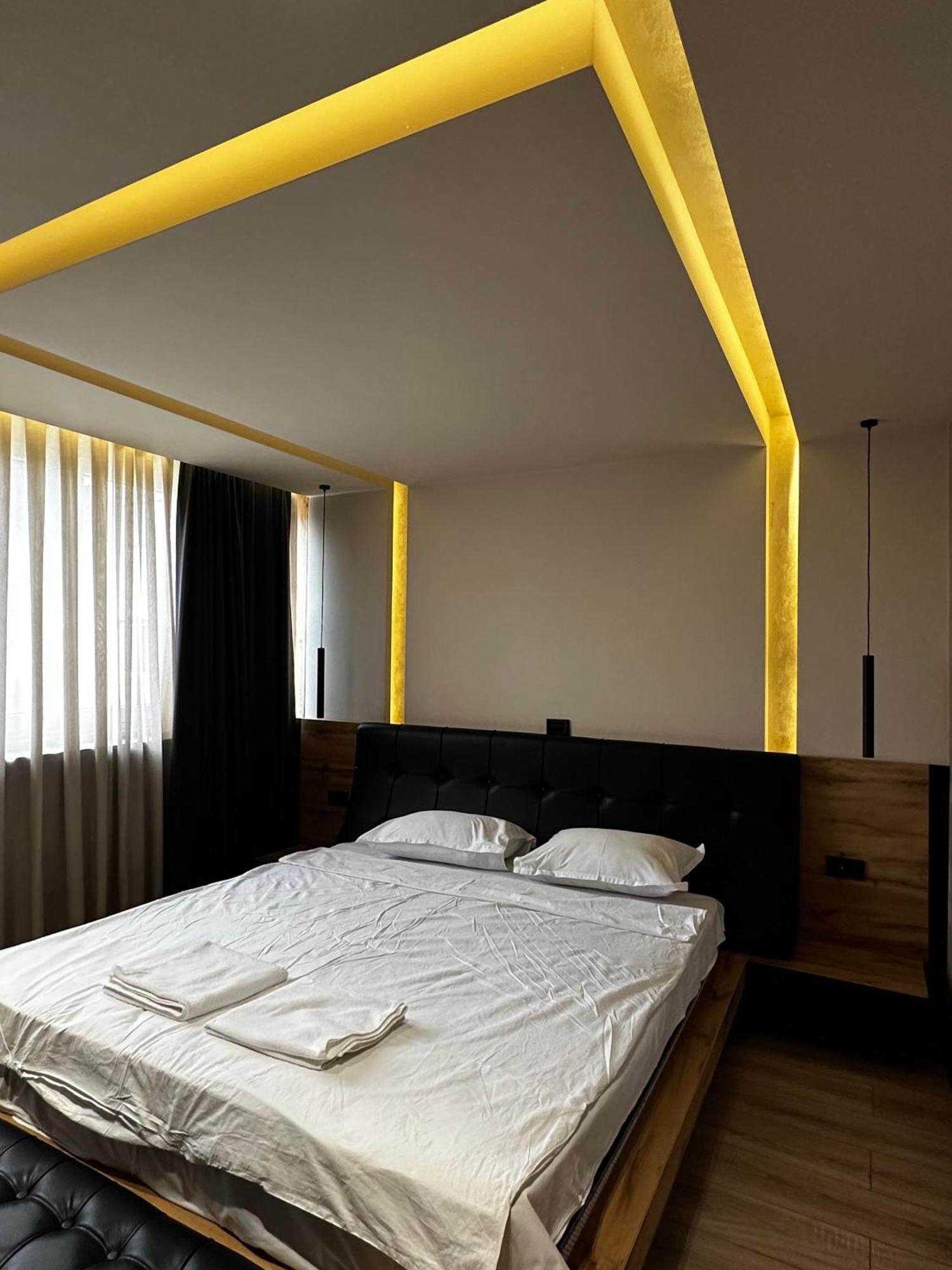 Zet Apartments - Bedroom & Bathroom Приштина Екстер'єр фото