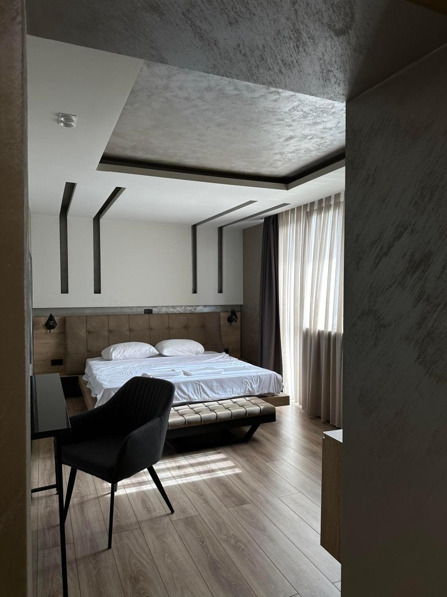 Zet Apartments - Bedroom & Bathroom Приштина Екстер'єр фото